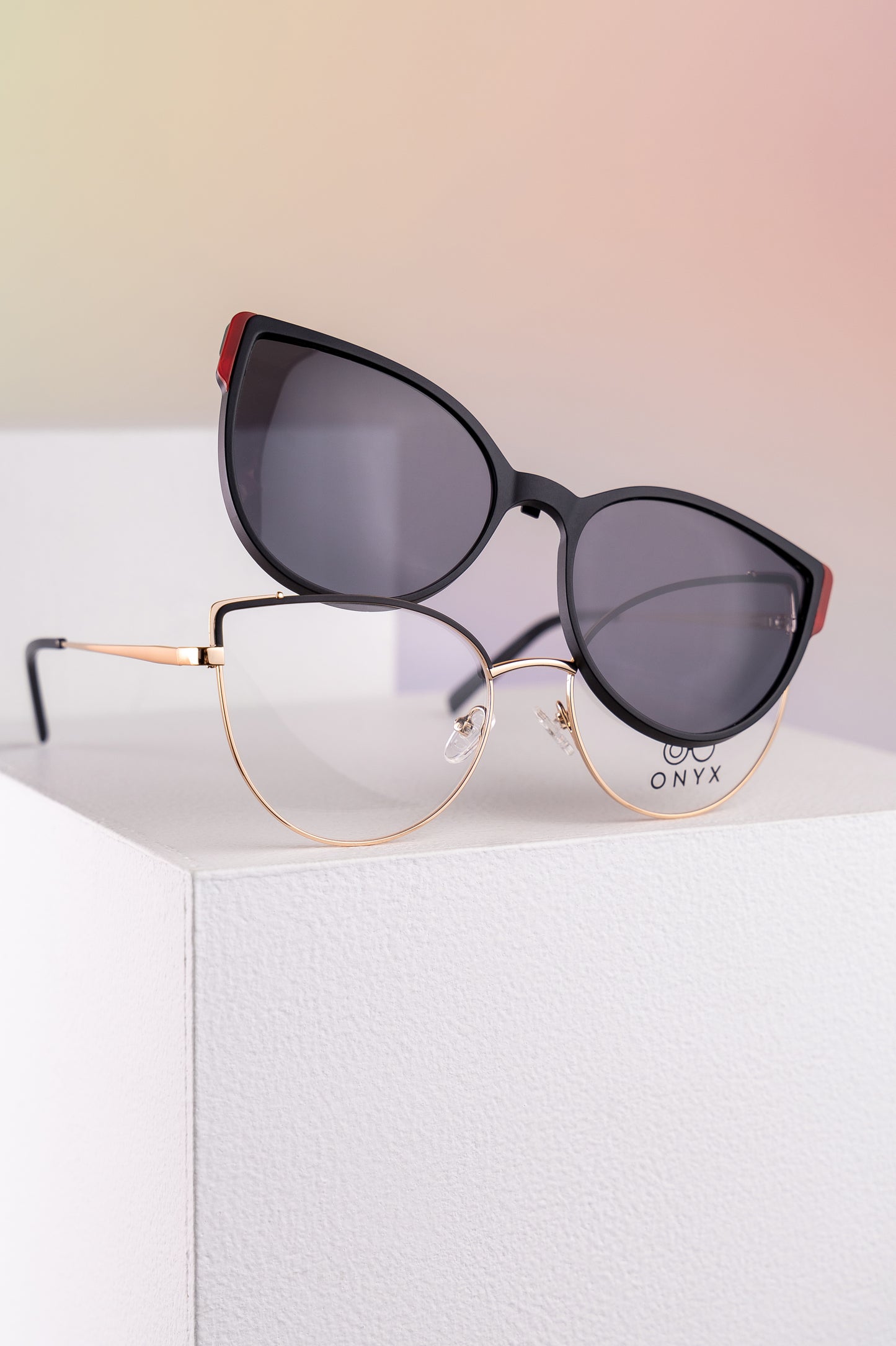 Onyx Clip