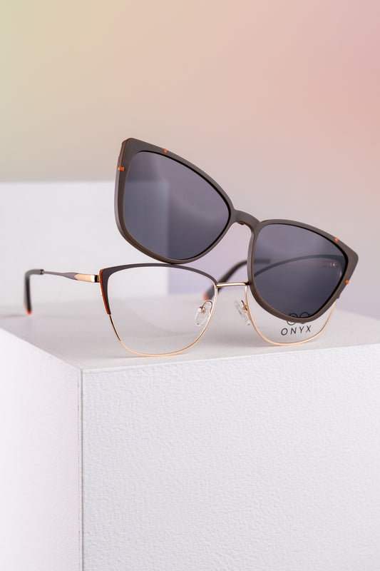 Onyx Clip